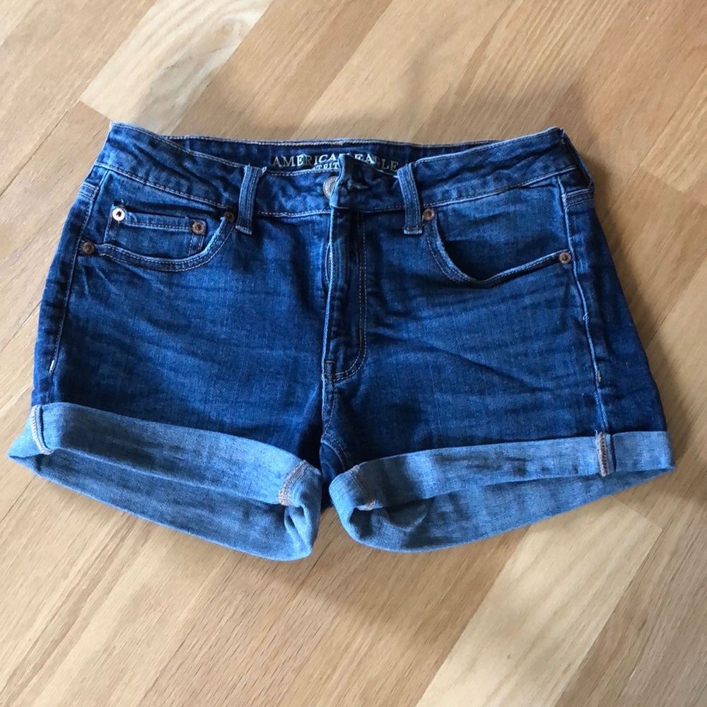 American Eagle stretch Tom Girl midi shorts. Size 6